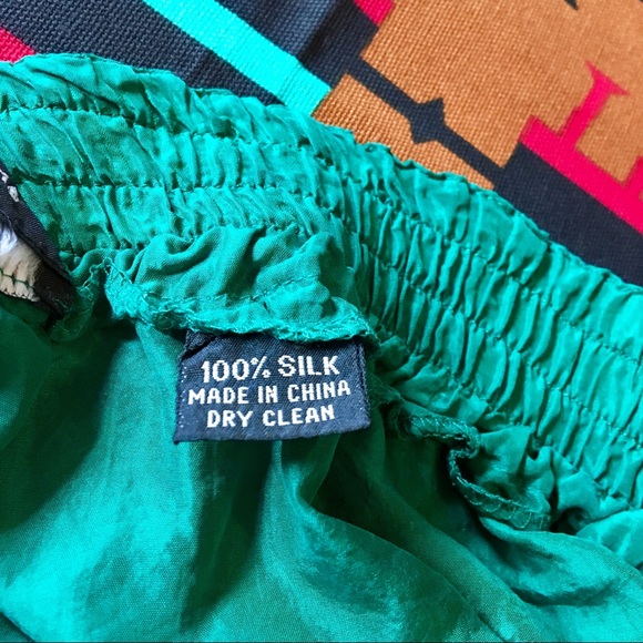 100% 🔥💚☀️Silk Frida Inspired skirt with pockets! - Picture 5 of 9